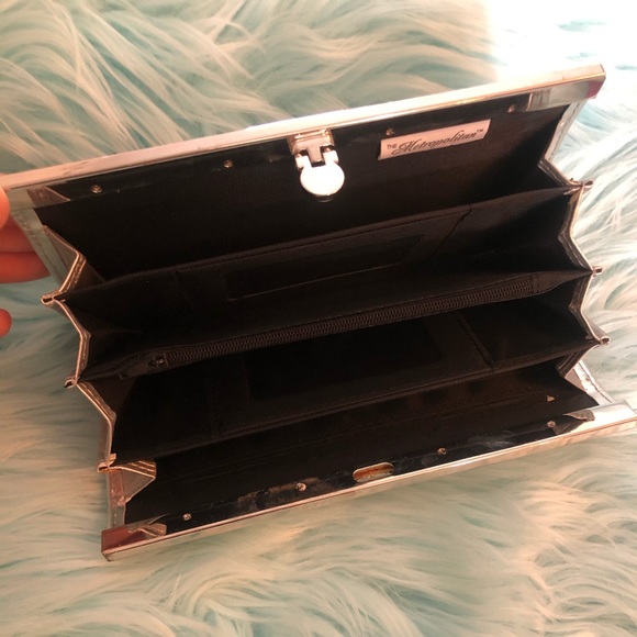 Classic Silver Sequined Clutch - Picture 7 of 12